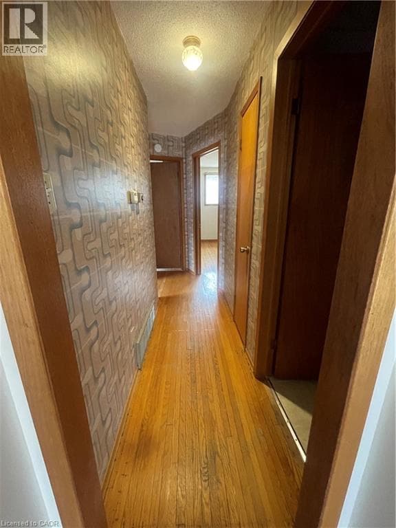 Single Family at 24 YEOVILLE Court, Hamilton, Ontario - Photo 8 - RE/MAX Garden City Realty