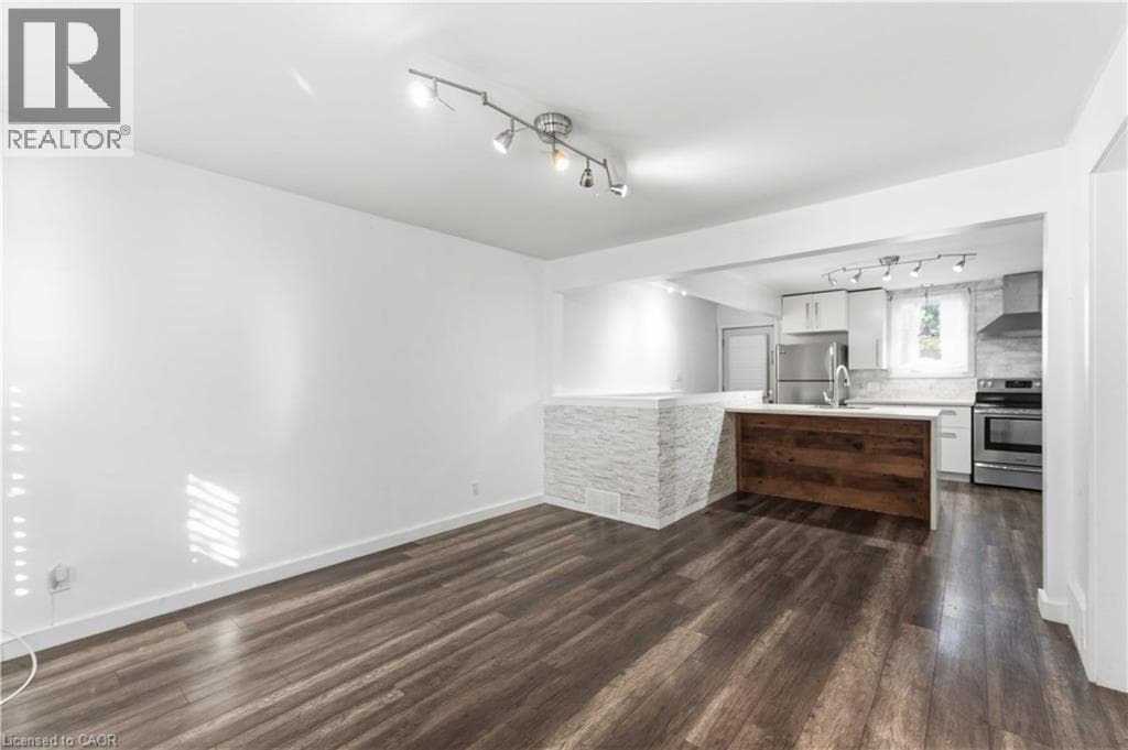 Single Family at 37 MAPLECREST Avenue, St. Catharines, Ontario - Photo 6 - RE/MAX Garden City Realty