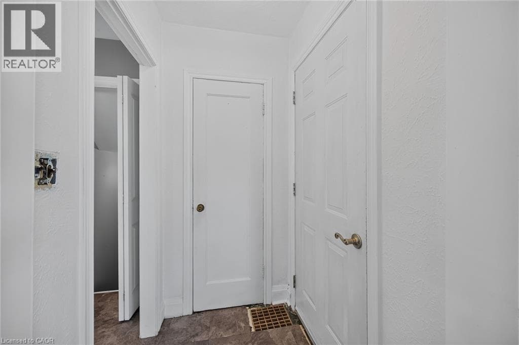 Single Family at 43 EAST 39TH Street, Hamilton, Ontario - Photo 5 - RE/MAX Garden City Realty