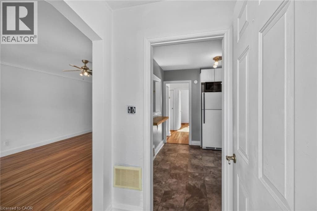 Single Family at 43 EAST 39TH Street, Hamilton, Ontario - Photo 4 - RE/MAX Garden City Realty
