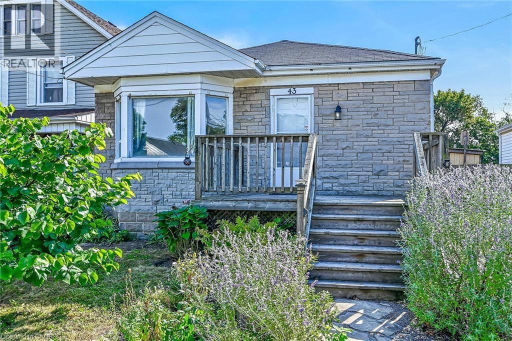 Single Family at 43 EAST 39TH Street, Hamilton, Ontario - Photo 2 - RE/MAX Garden City Realty