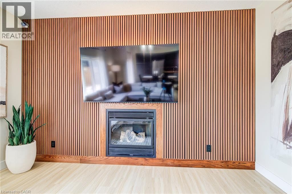 Single Family at 210 HAWKSWOOD Drive, Kitchener, Ontario - Photo 7 - RE/MAX Garden City Realty