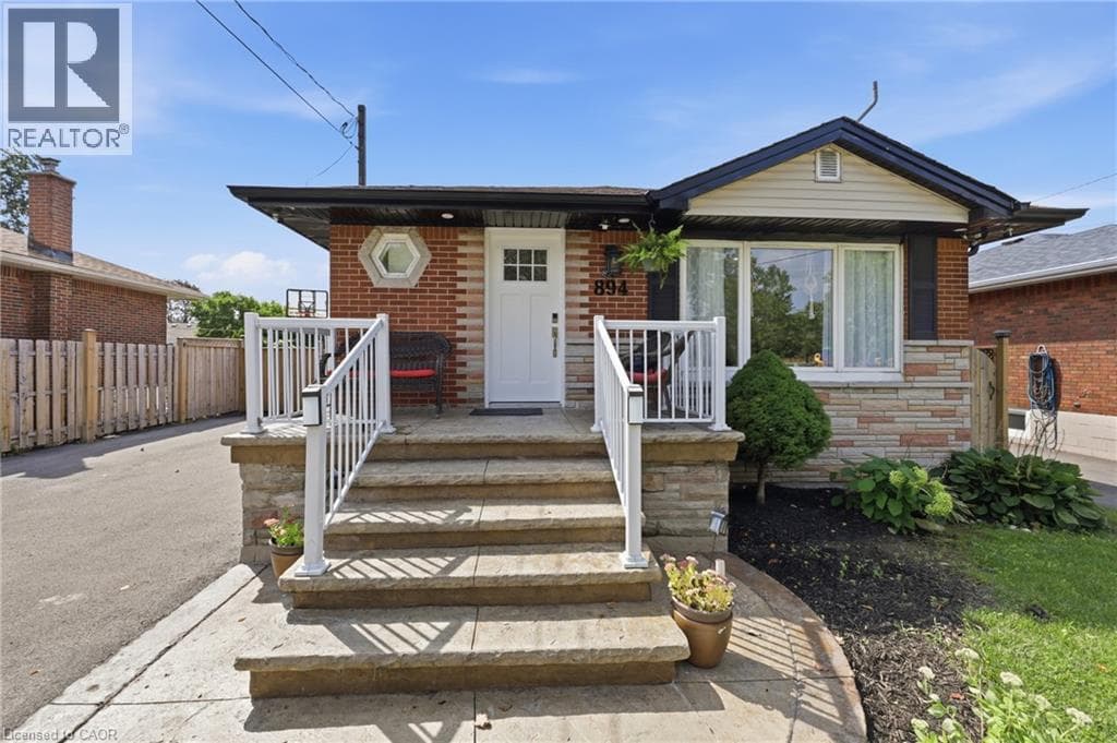 Single Family at 894 BRUCEDALE Avenue, Hamilton, Ontario - Photo 3 - RE/MAX Garden City Realty