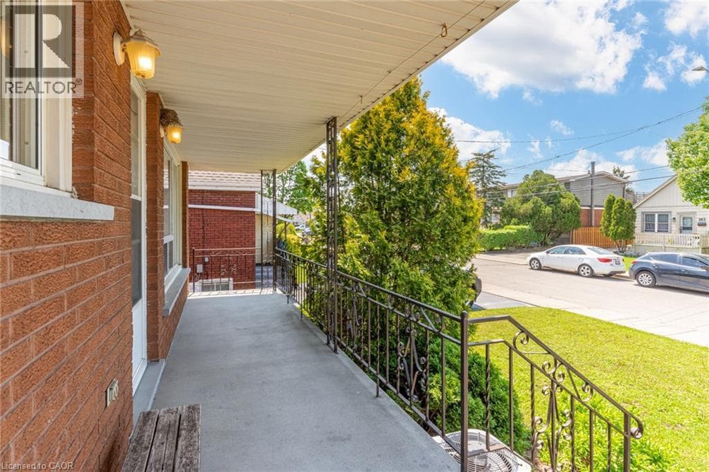 Single Family at 186 ADELINE Avenue, Hamilton, Ontario - Photo 6 - RE/MAX Garden City Realty