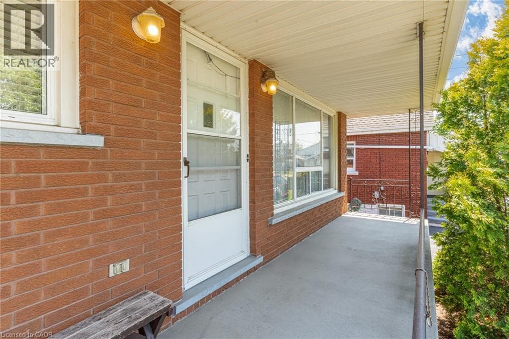 Single Family at 186 ADELINE Avenue, Hamilton, Ontario - Photo 4 - RE/MAX Garden City Realty