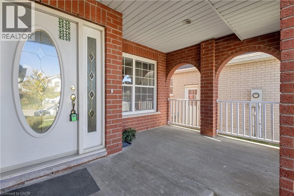 Single Family at 723 CHESAPEAKE Drive, Waterloo, Ontario - Photo 5 - RE/MAX Garden City Realty