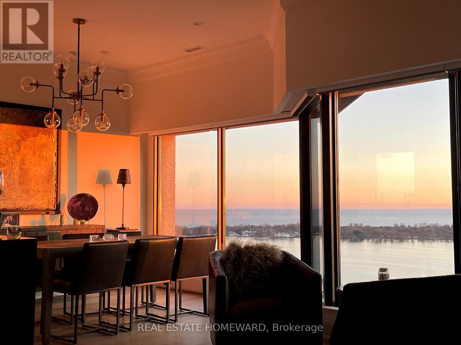 Single Family at 3612- 55 Harbour Square, Toronto (Waterfront Communities), Ontario - Photo 9 - RE/MAX Garden City Realty