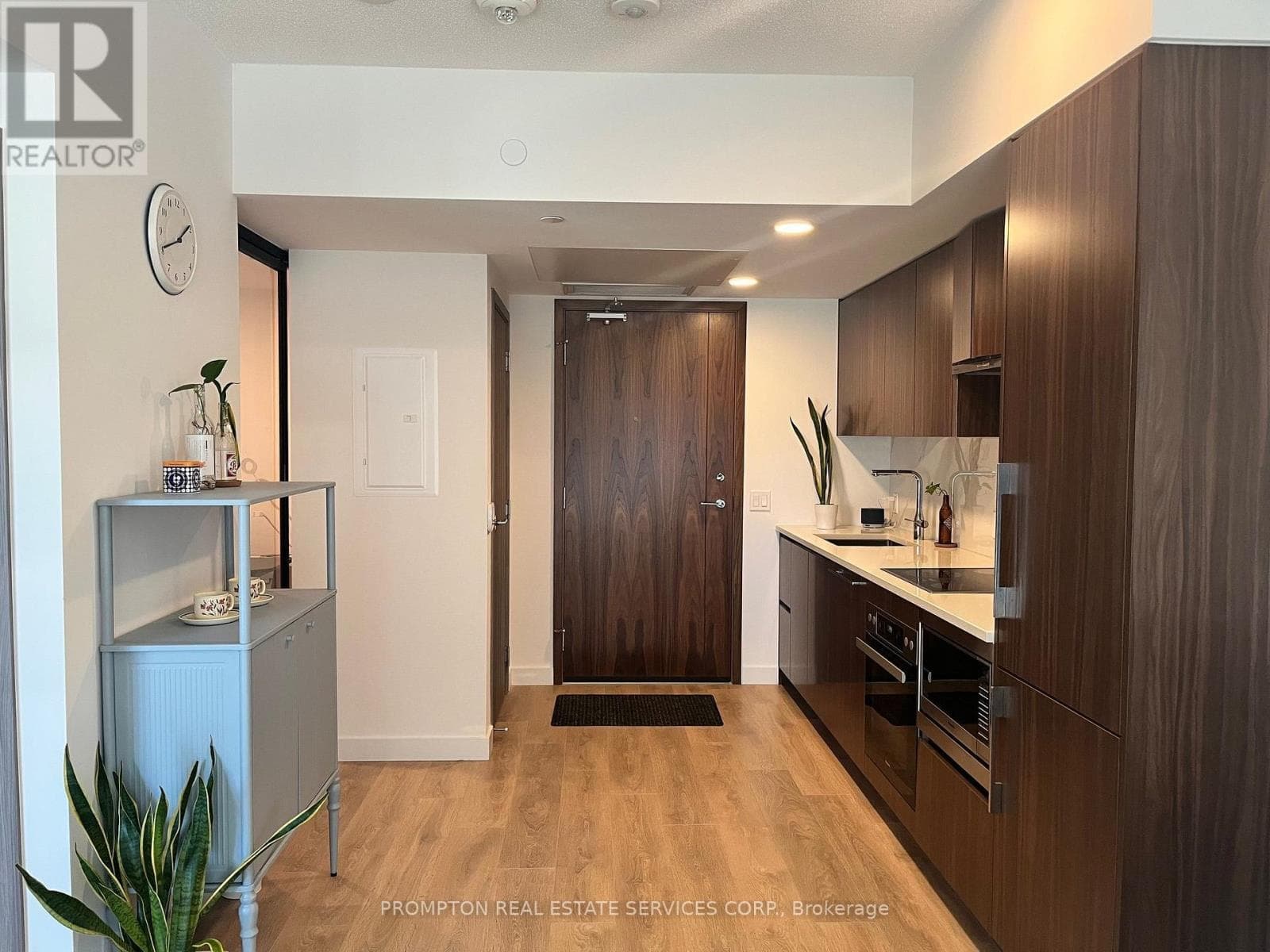 Single Family at 529- 3 Concord Cityplace Way, Toronto (Waterfront Communities), Ontario - Photo 4 - RE/MAX Garden City Realty