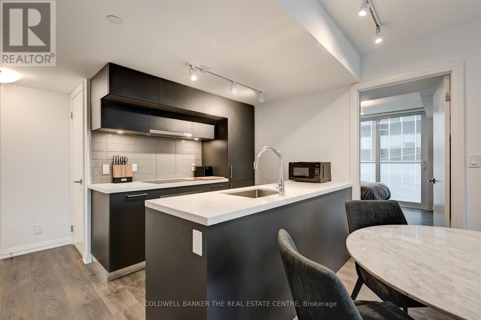 Single Family at 304- 99 Foxbar Road, Toronto (Yonge-St. Clair), Ontario - Photo 6 - RE/MAX Garden City Realty