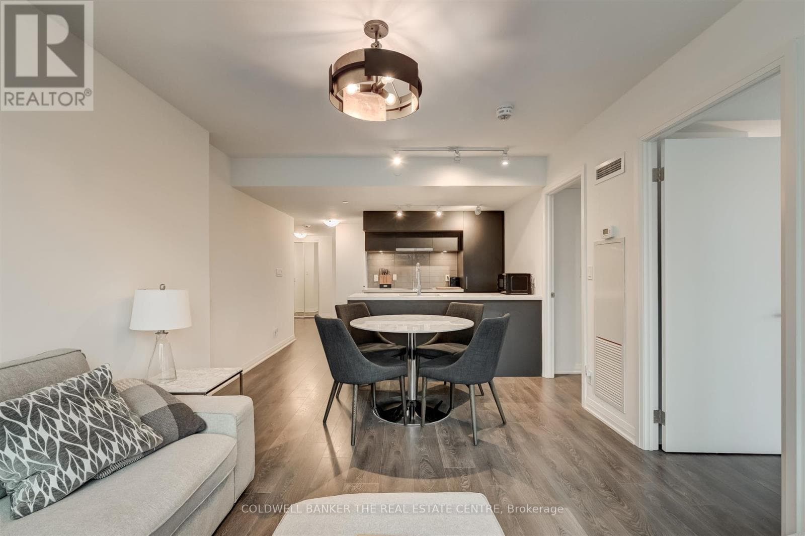 Single Family at 304- 99 Foxbar Road, Toronto (Yonge-St. Clair), Ontario - Photo 8 - RE/MAX Garden City Realty