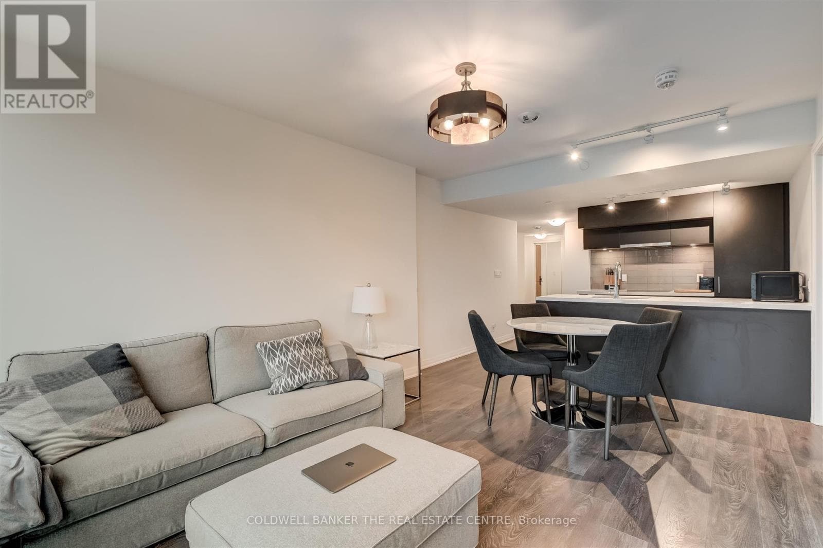 Single Family at 304- 99 Foxbar Road, Toronto (Yonge-St. Clair), Ontario - Photo 9 - RE/MAX Garden City Realty