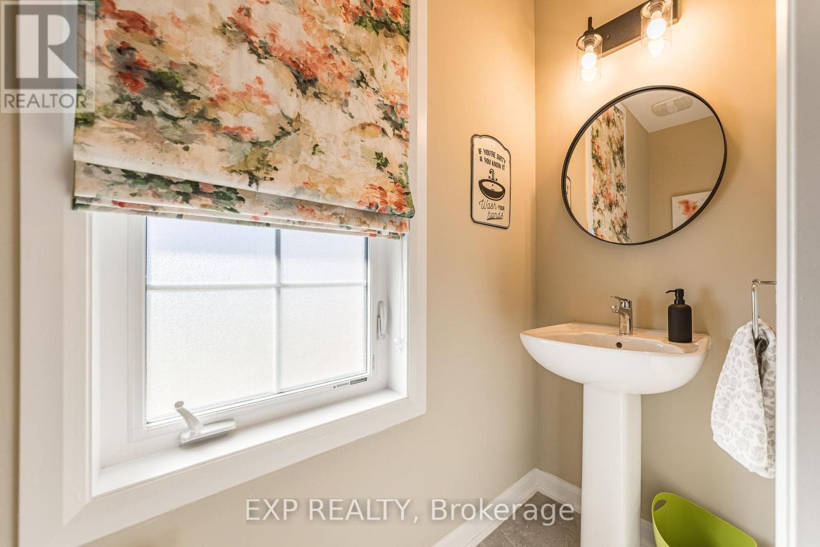 Single Family at 80 Lantern Road, Ottawa, Ontario - Photo 4 - RE/MAX Garden City Realty