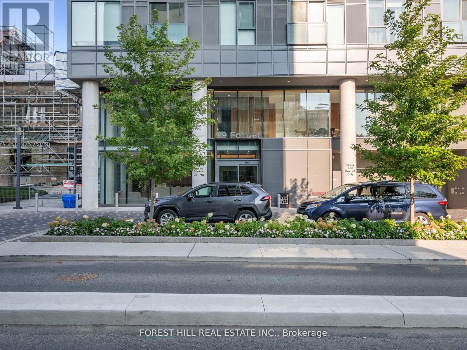 Single Family at 1007- 99 Foxbar Road, Toronto (Yonge-St. Clair), Ontario - Photo 4 - RE/MAX Garden City Realty