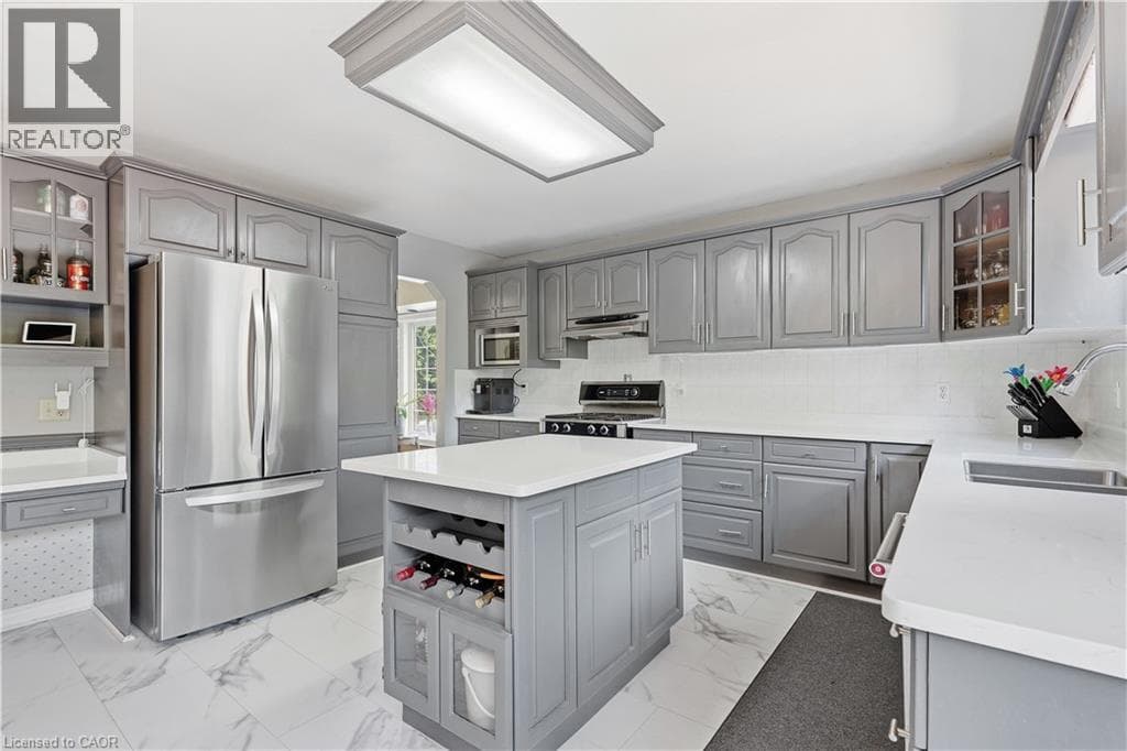 Single Family at 78 MONTGOMERY Road, Welland, Ontario - Photo 6 - RE/MAX Garden City Realty