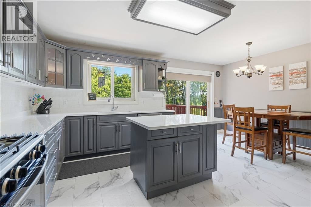 Single Family at 78 MONTGOMERY Road, Welland, Ontario - Photo 7 - RE/MAX Garden City Realty