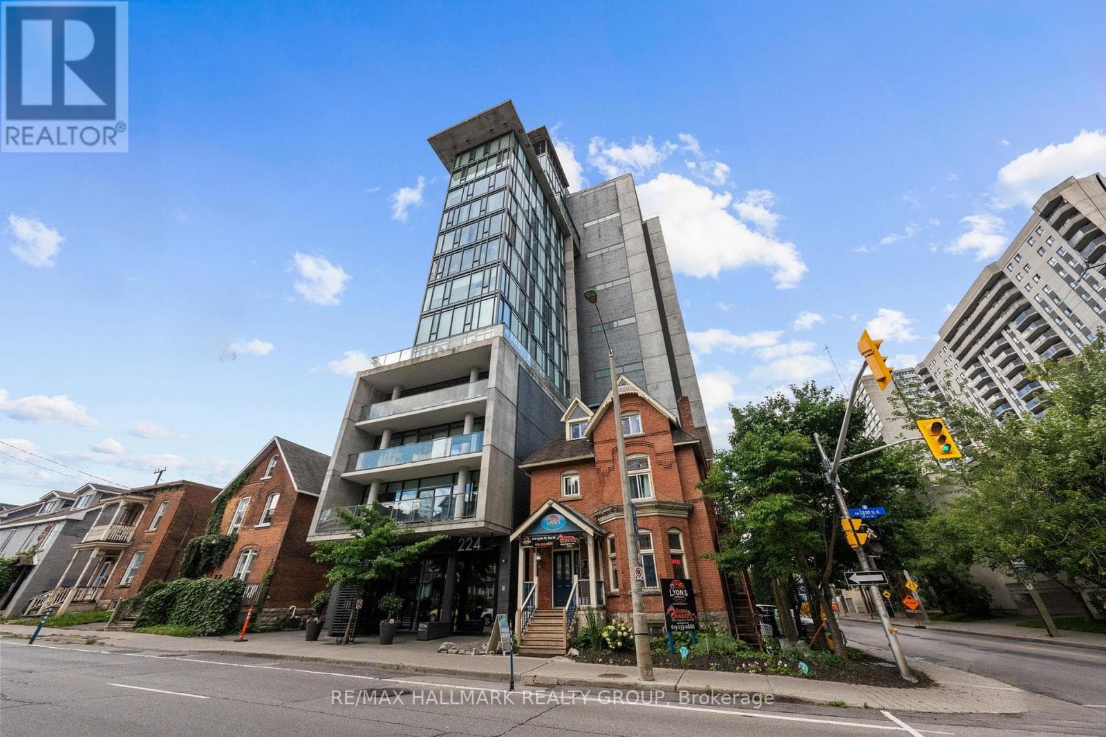 1001- 224 Lyon Street N Street