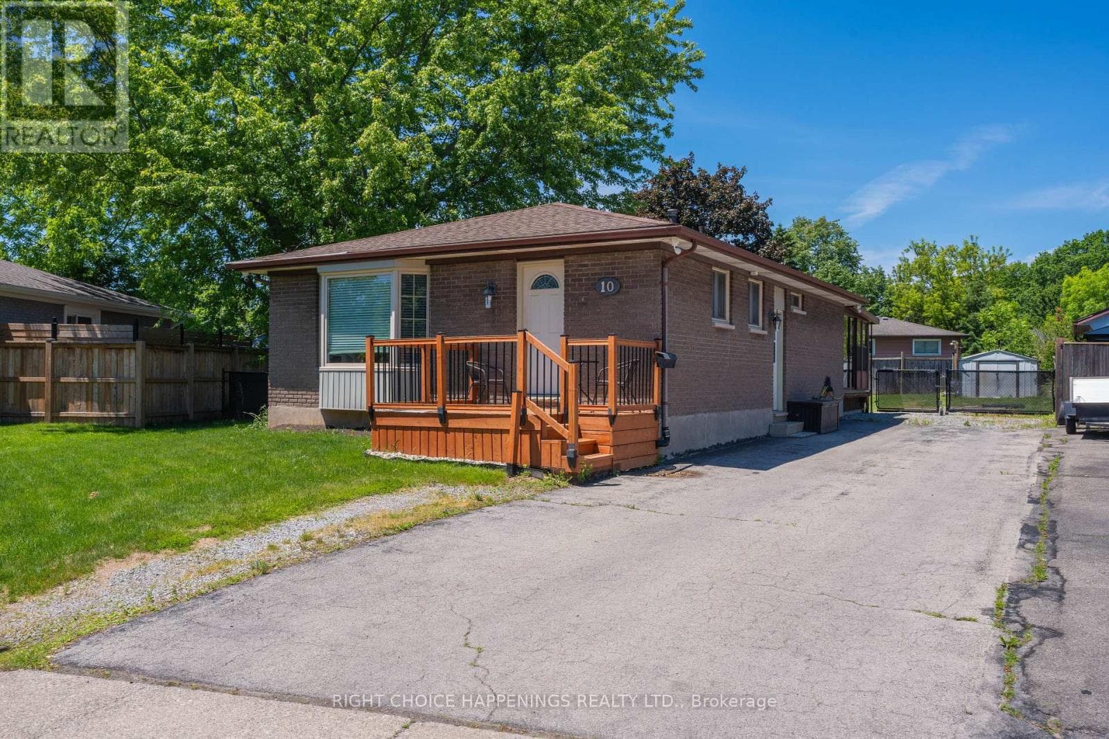 10 Newleaf Crescent