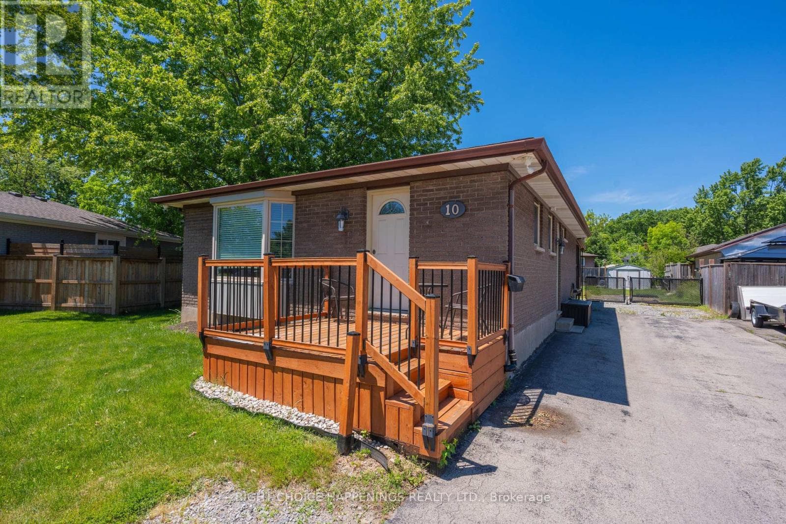 Single Family at 10 Newleaf Crescent, Welland (N. Welland), Ontario - Photo 2 - RE/MAX Garden City Realty