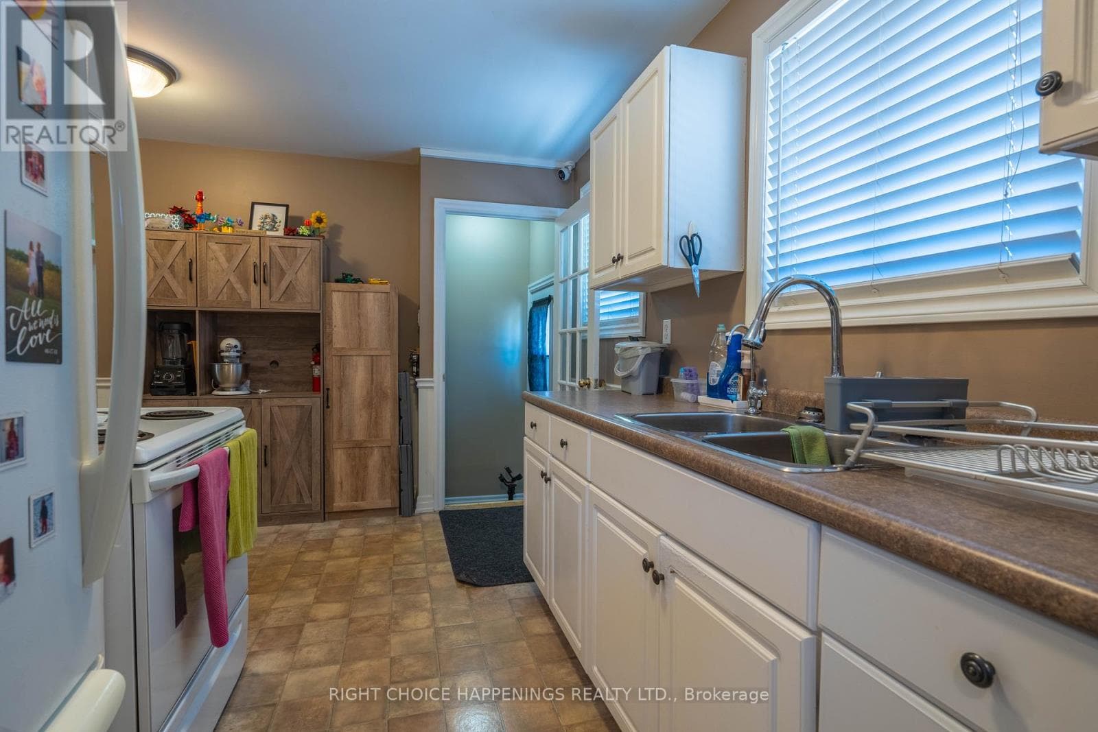 Single Family at 10 Newleaf Crescent, Welland (N. Welland), Ontario - Photo 6 - RE/MAX Garden City Realty