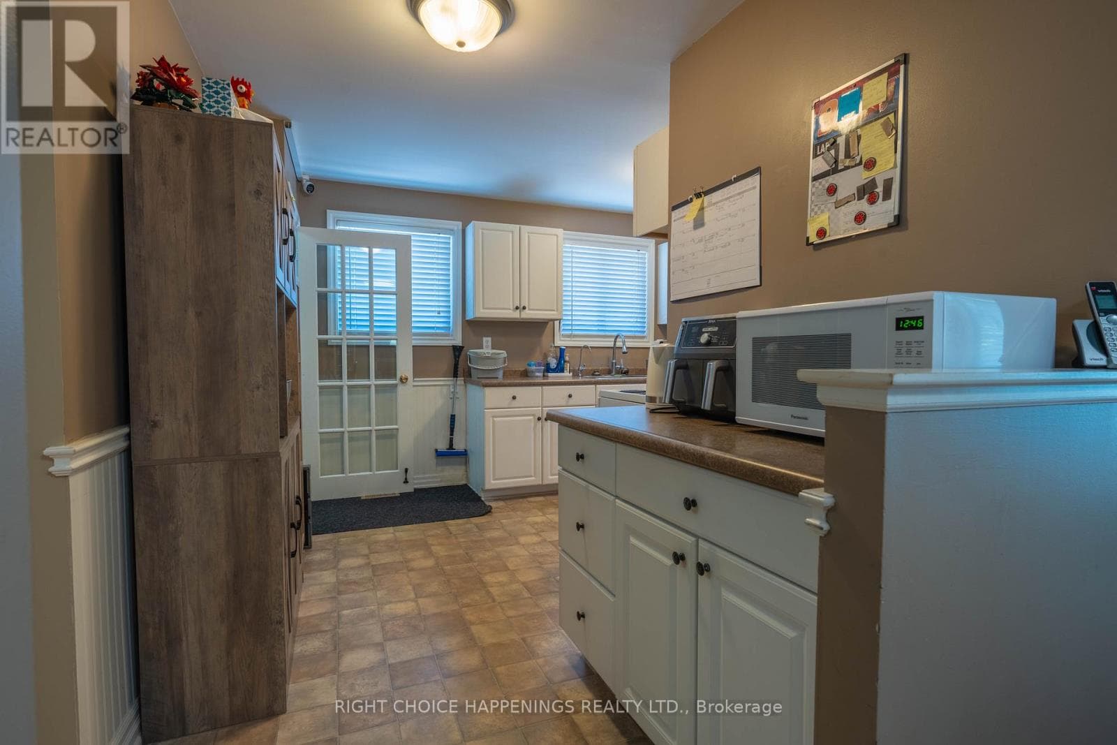 Single Family at 10 Newleaf Crescent, Welland (N. Welland), Ontario - Photo 8 - RE/MAX Garden City Realty