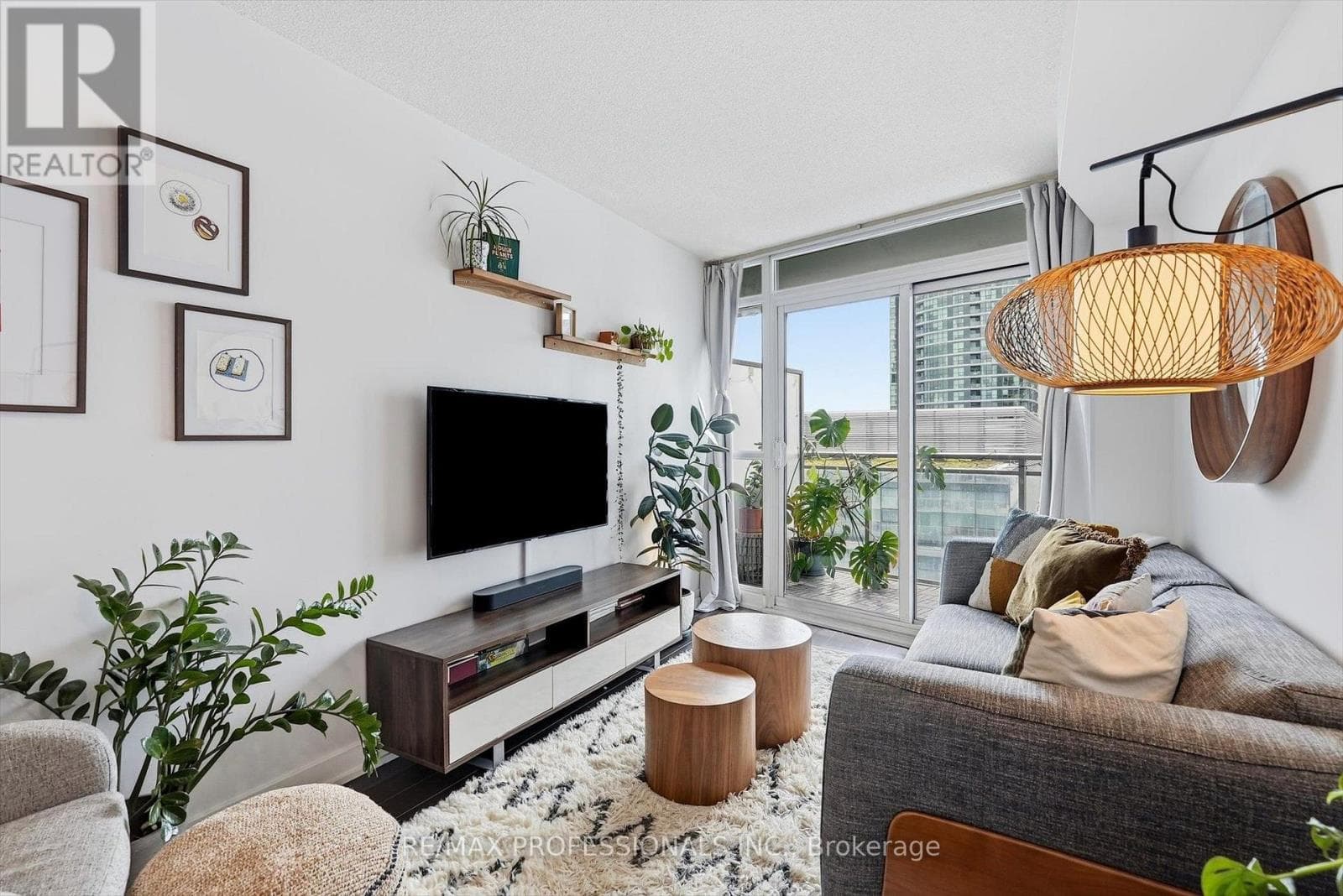 1605- 38 Dan Leckie Way