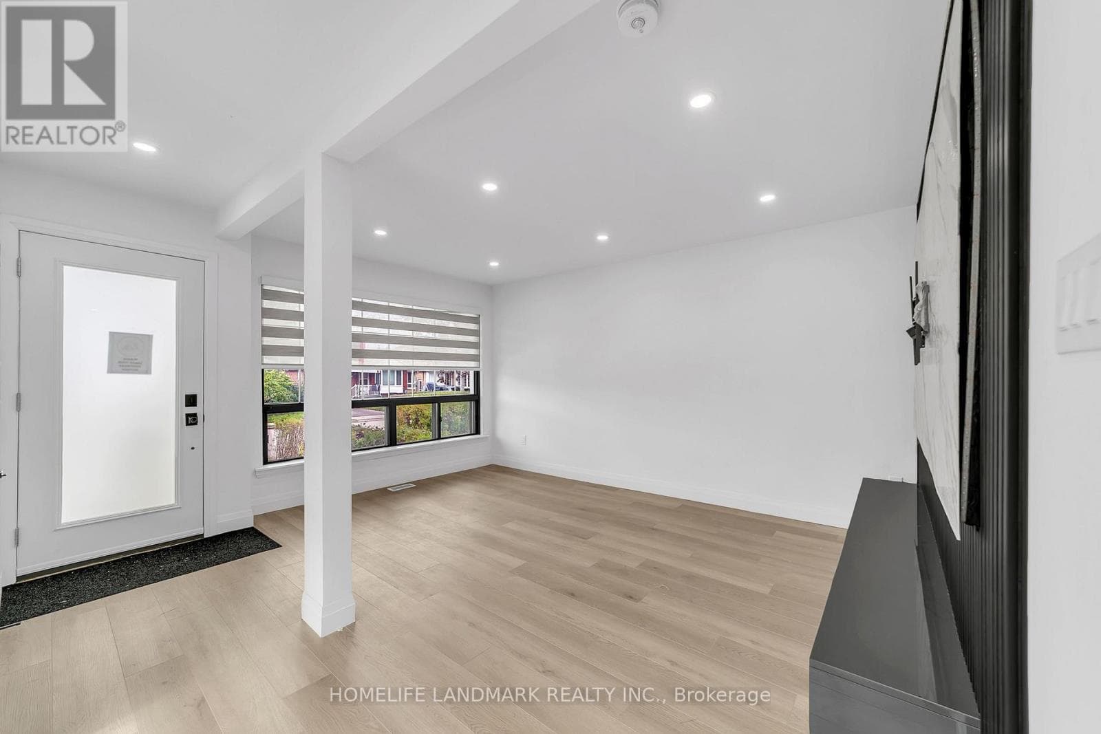Single Family at Laurel Avenue, Toronto (Kennedy Park), Ontario - Photo 2 - RE/MAX Garden City Realty