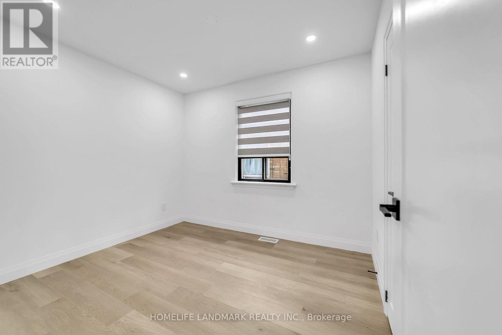 Single Family at Laurel Avenue, Toronto (Kennedy Park), Ontario - Photo 9 - RE/MAX Garden City Realty