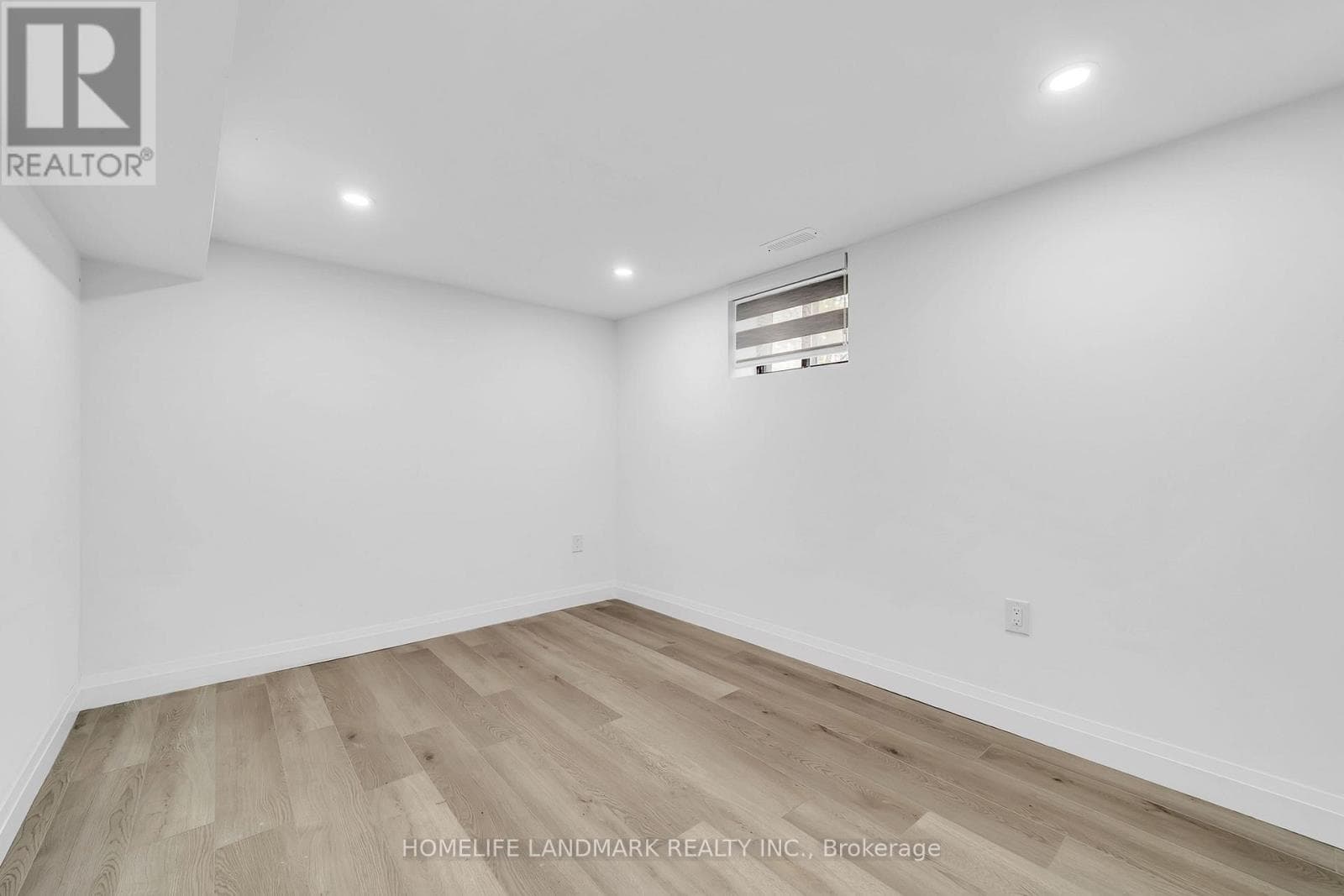 Single Family at Laurel Avenue, Toronto (Kennedy Park), Ontario - Photo 3 - RE/MAX Garden City Realty