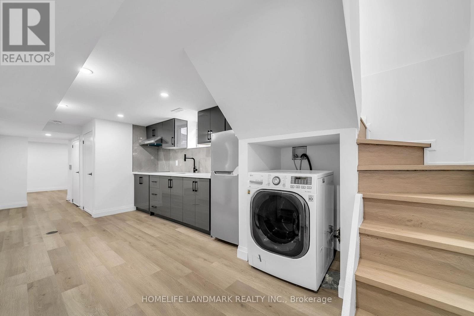Single Family at Laurel Avenue, Toronto (Kennedy Park), Ontario - Photo 10 - RE/MAX Garden City Realty