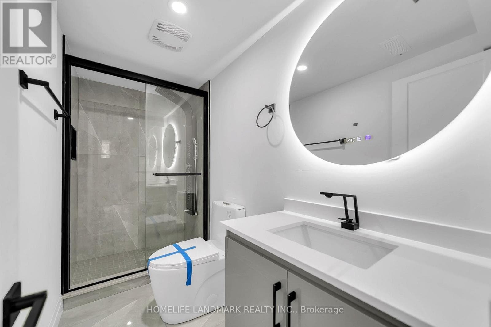 Single Family at Laurel Avenue, Toronto (Kennedy Park), Ontario - Photo 4 - RE/MAX Garden City Realty