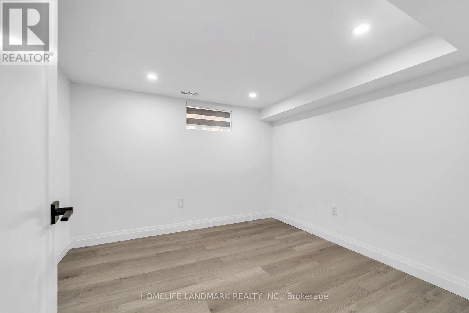 Single Family at Laurel Avenue, Toronto (Kennedy Park), Ontario - Photo 5 - RE/MAX Garden City Realty