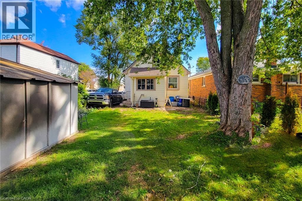 Single Family at 38 CLIFFORD Avenue, Welland, Ontario - Photo 8 - RE/MAX Garden City Realty