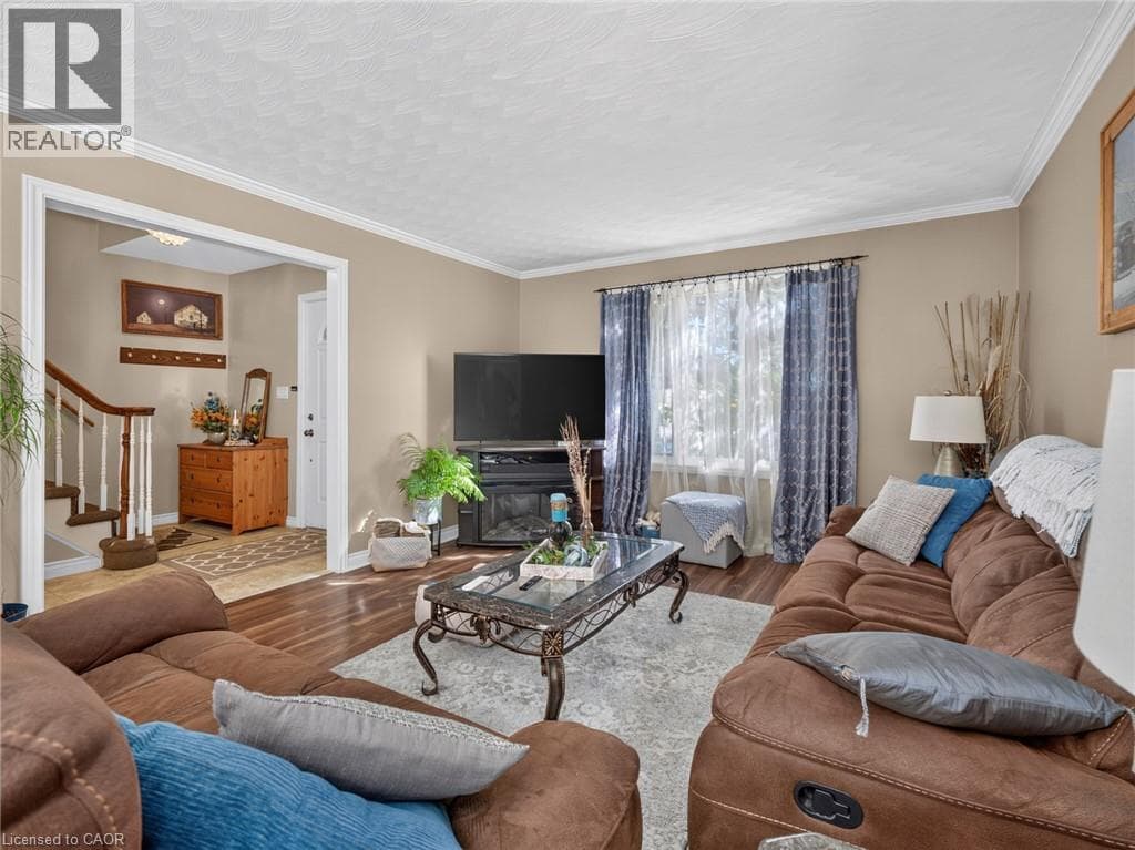 Single Family at 133 LEASIDE Drive, Welland, Ontario - Photo 7 - RE/MAX Garden City Realty