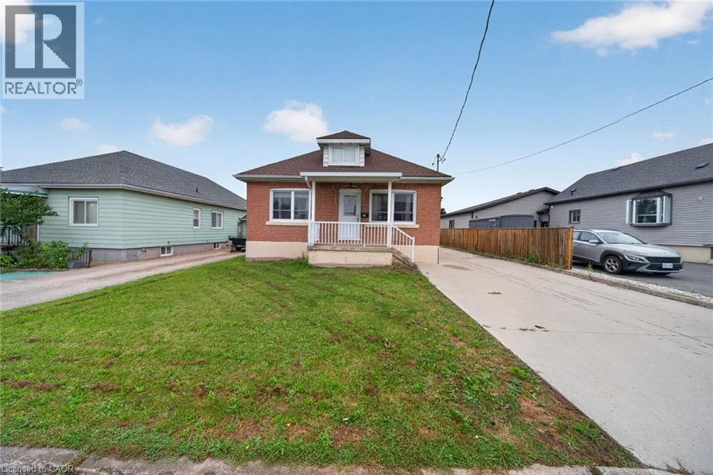 Single Family at 16 GARDEN Street, Thorold, Ontario - Photo 2 - RE/MAX Garden City Realty