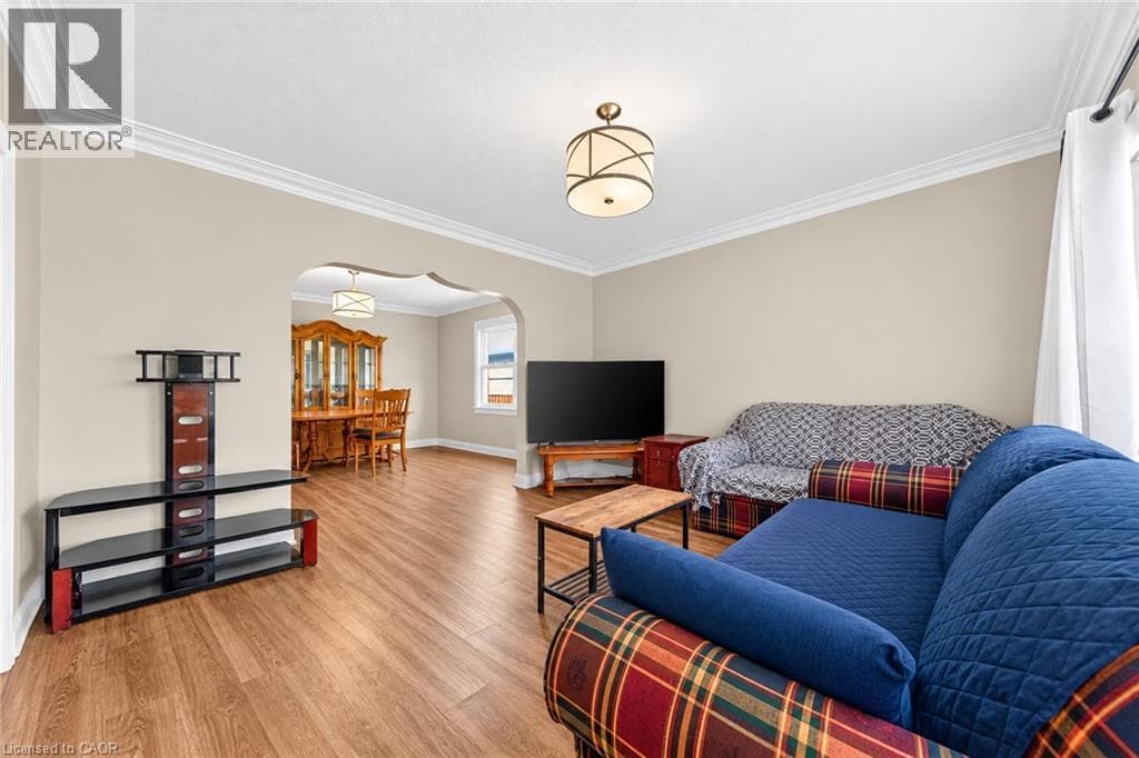 Single Family at 16 GARDEN Street, Thorold, Ontario - Photo 9 - RE/MAX Garden City Realty