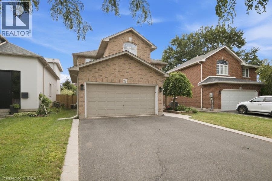 Single Family at 28 LAKE Street, Grimsby, Ontario - Photo 5 - RE/MAX Garden City Realty