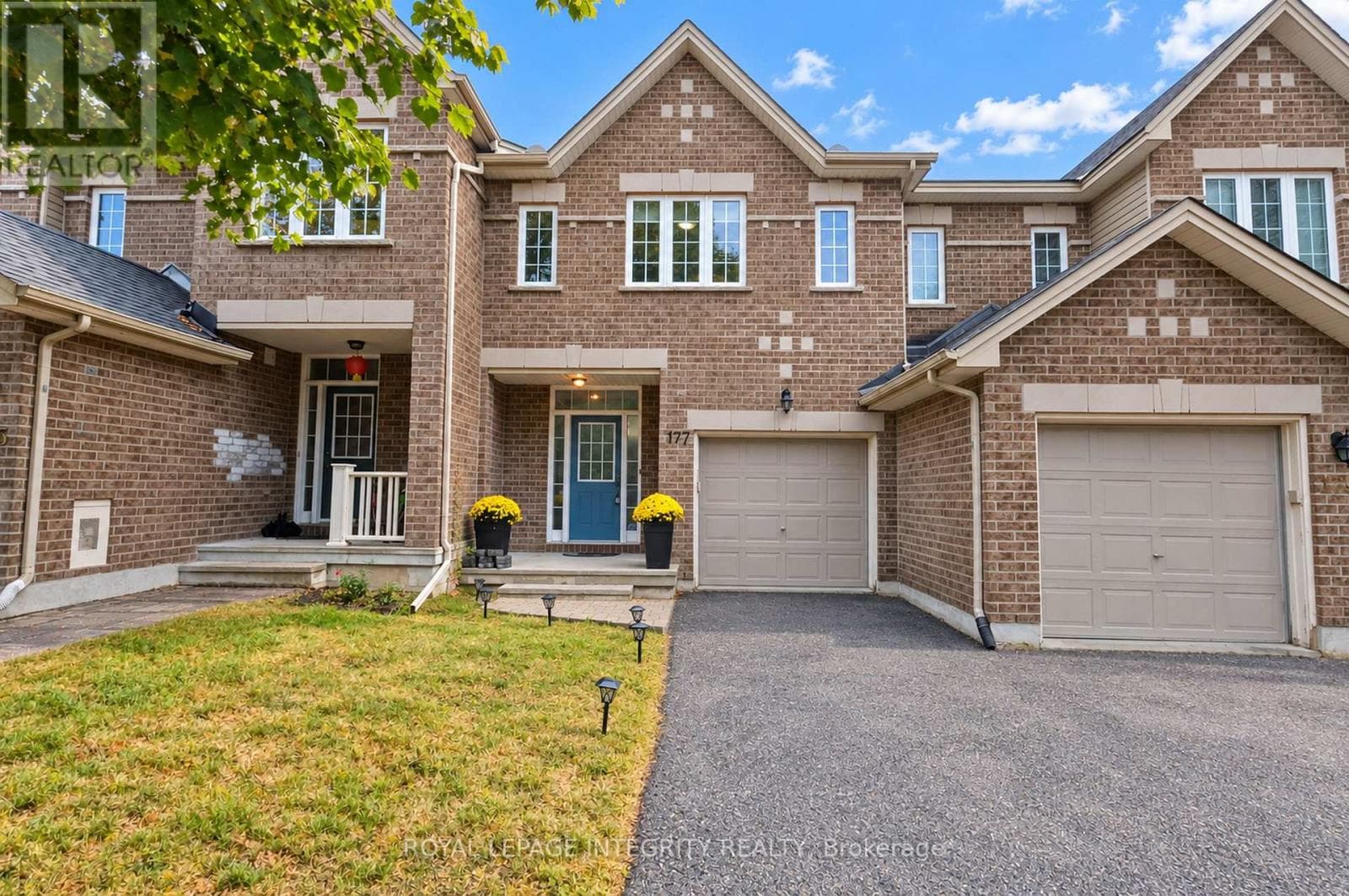 Single Family at 177 Saddlesmith Circle, Ottawa, Ontario - Photo 2 - RE/MAX Garden City Realty