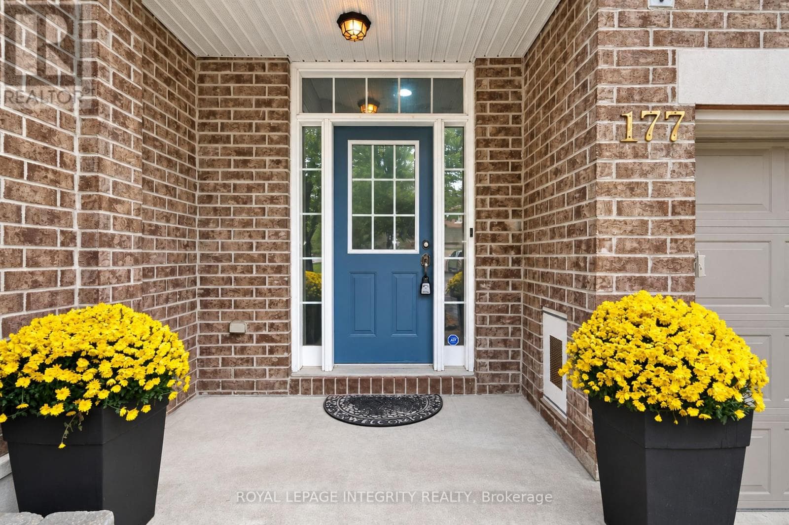 Single Family at 177 Saddlesmith Circle, Ottawa, Ontario - Photo 3 - RE/MAX Garden City Realty