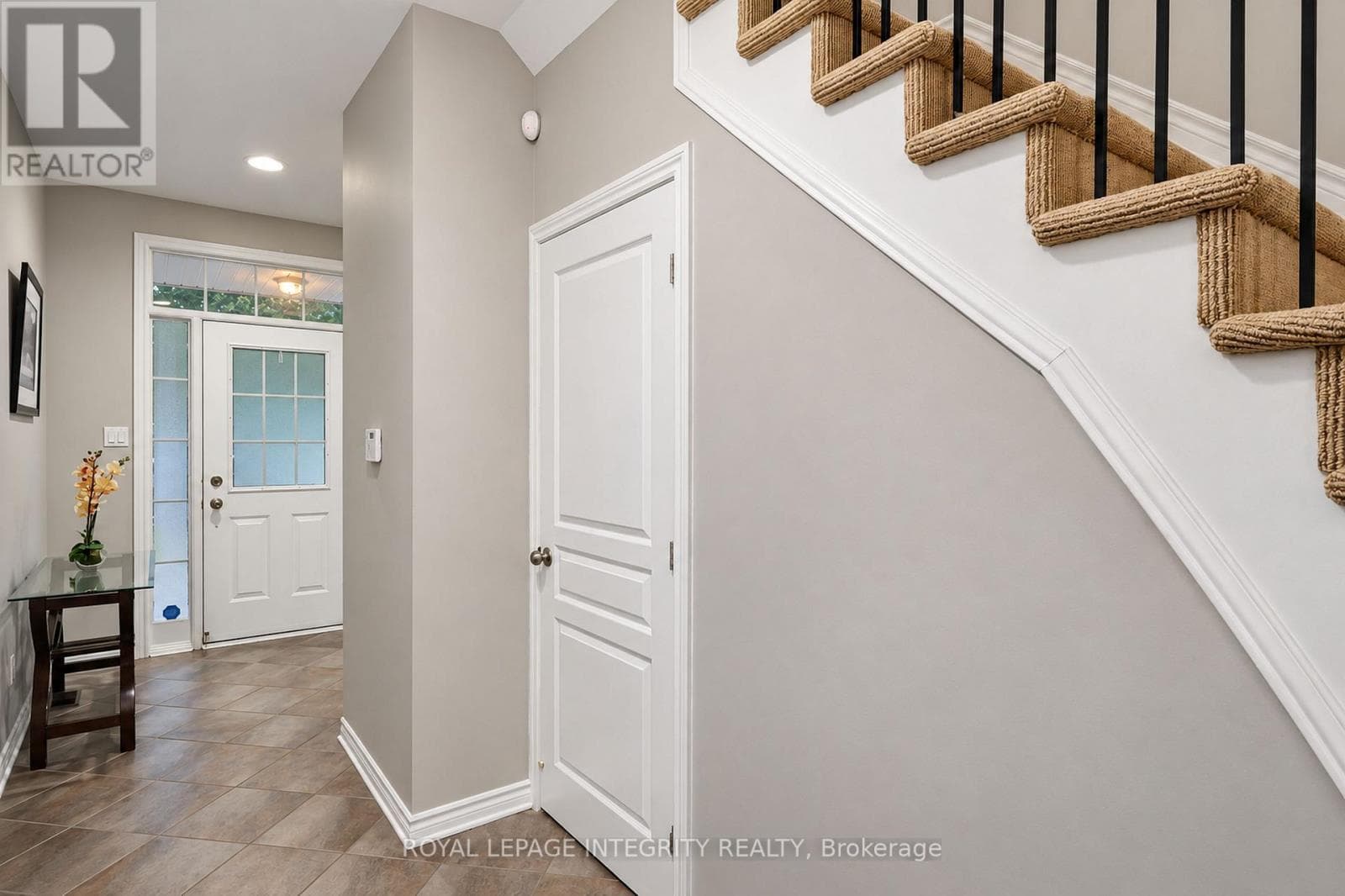 Single Family at 177 Saddlesmith Circle, Ottawa, Ontario - Photo 5 - RE/MAX Garden City Realty
