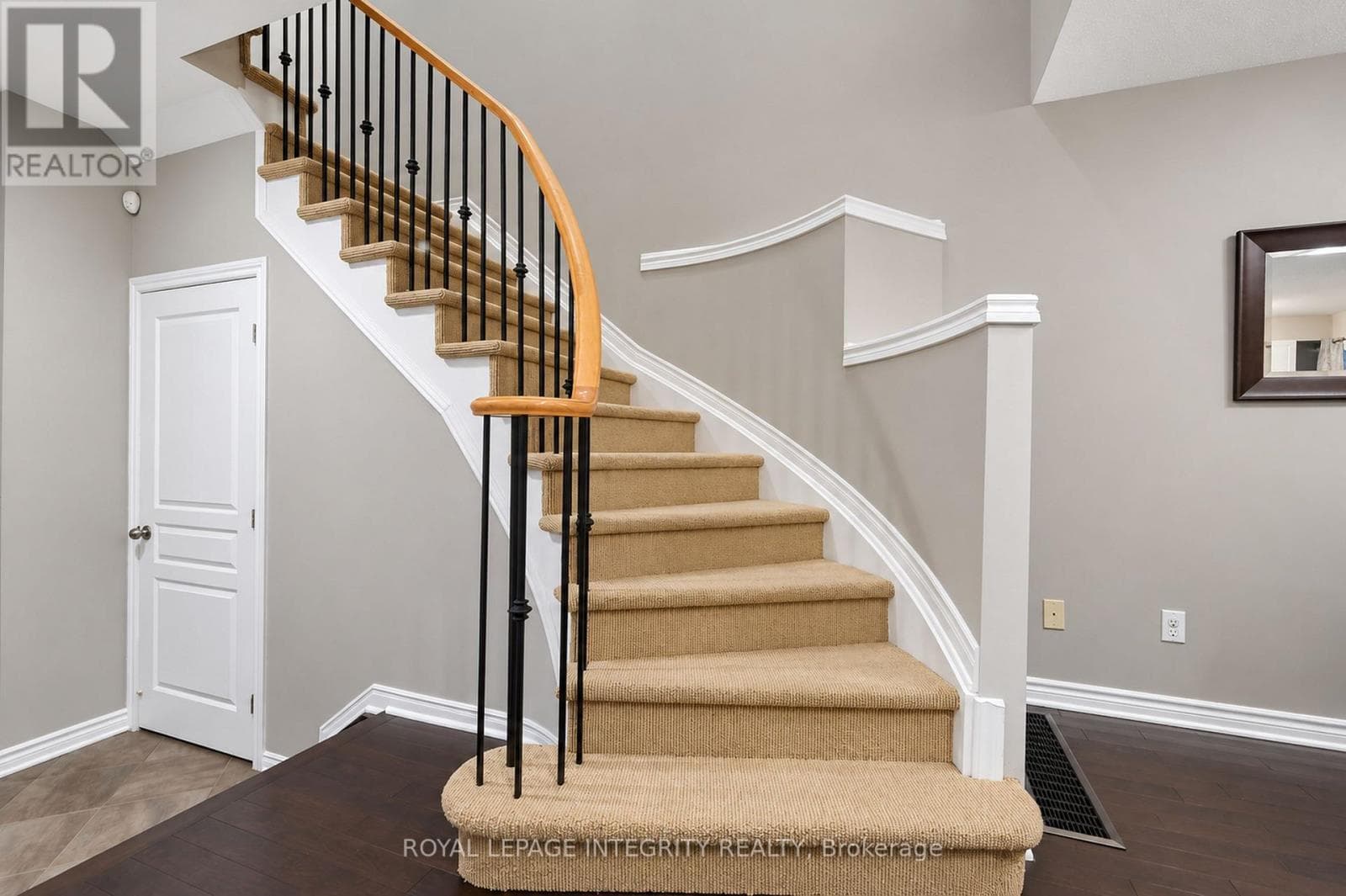 Single Family at 177 Saddlesmith Circle, Ottawa, Ontario - Photo 6 - RE/MAX Garden City Realty