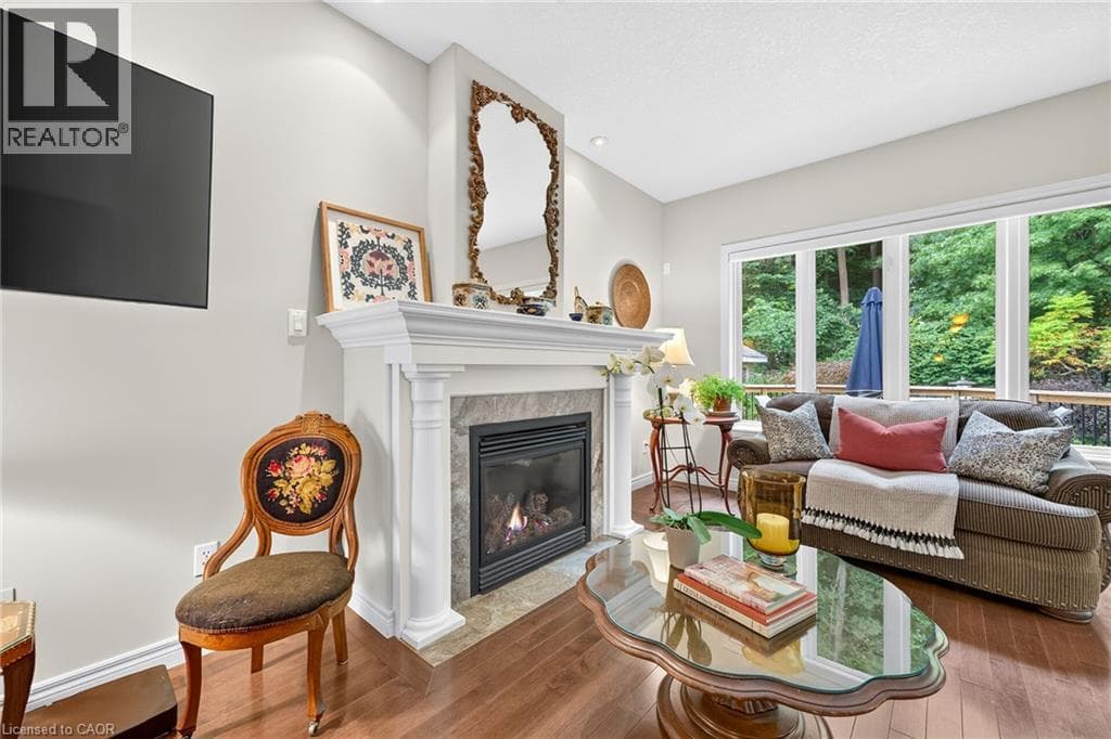 Single Family at 18 HEATHCOTE Court, Grimsby, Ontario - Photo 10 - RE/MAX Garden City Realty
