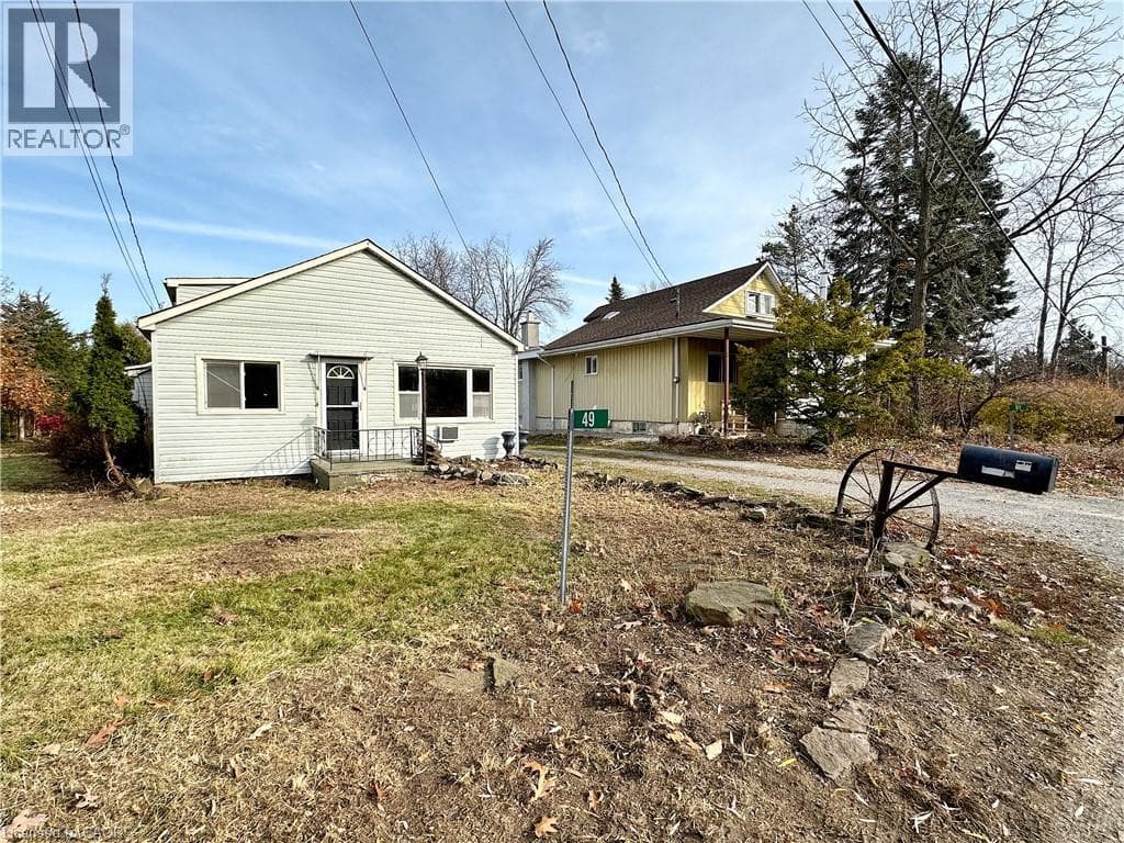Single Family at 49 RIDGE Road, Grimsby, Ontario - Photo 5 - RE/MAX Garden City Realty