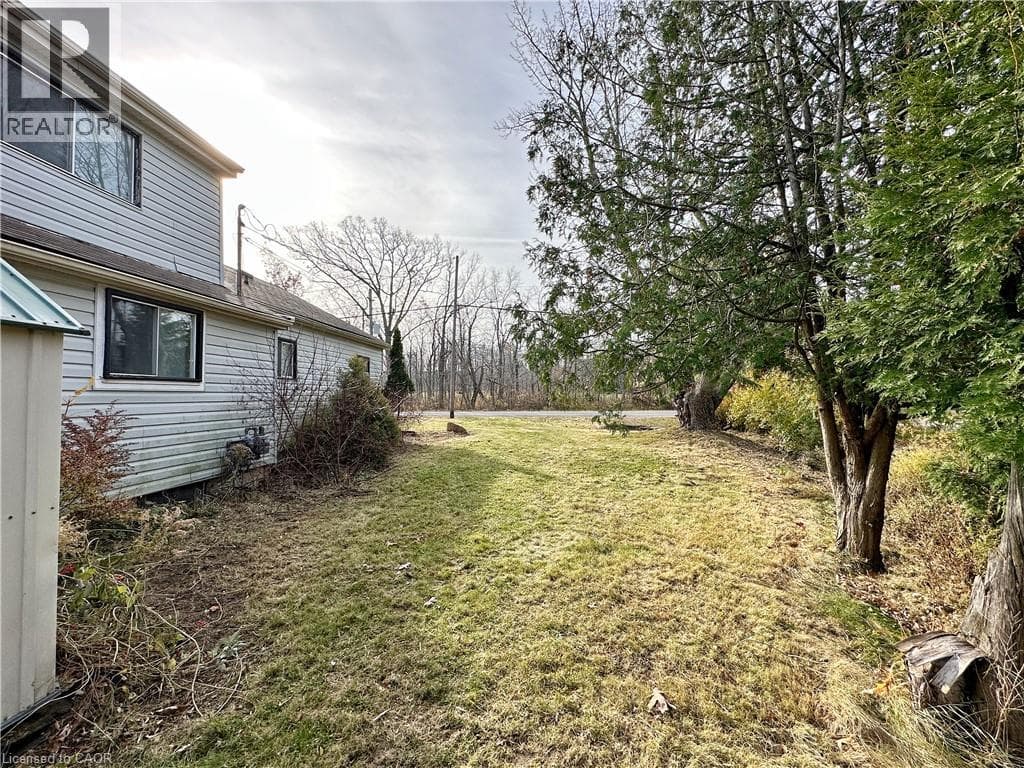 Single Family at 49 RIDGE Road, Grimsby, Ontario - Photo 8 - RE/MAX Garden City Realty