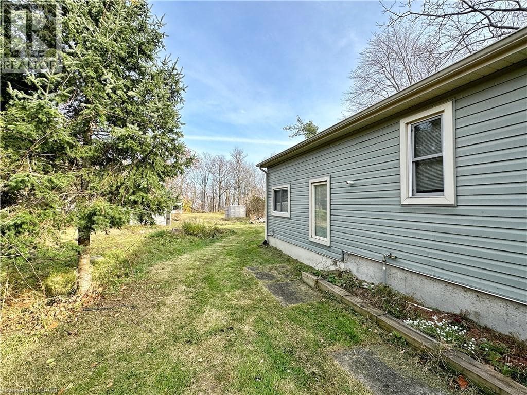 Single Family at 49 RIDGE Road, Grimsby, Ontario - Photo 9 - RE/MAX Garden City Realty