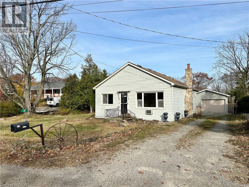 Single Family at 49 RIDGE Road, Grimsby, Ontario - Photo 4 - RE/MAX Garden City Realty