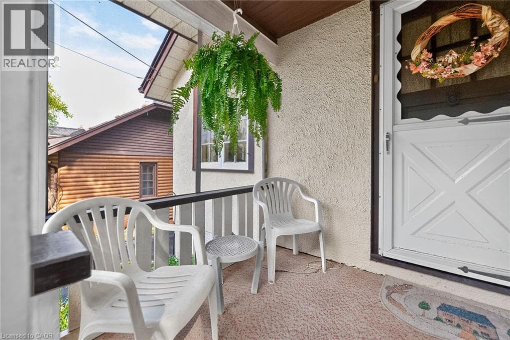 Single Family at 63 ROBINSON Street, Grimsby, Ontario - Photo 4 - RE/MAX Garden City Realty