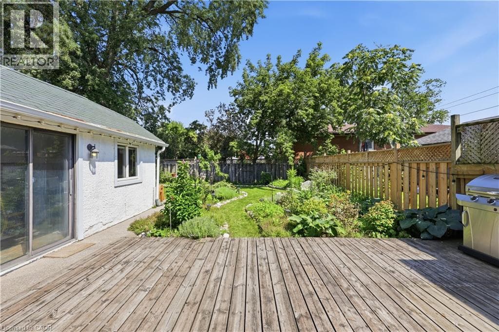 Single Family at 218 LAKE Street, St. Catharines, Ontario - Photo 6 - RE/MAX Garden City Realty