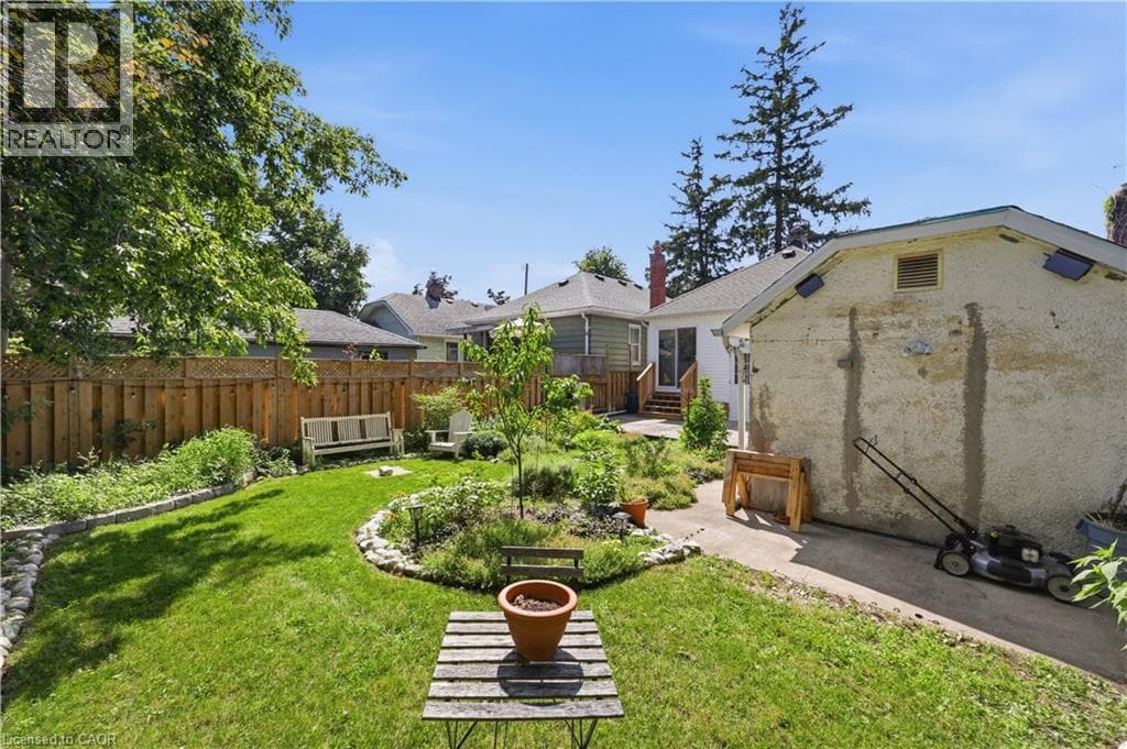 Single Family at 218 LAKE Street, St. Catharines, Ontario - Photo 9 - RE/MAX Garden City Realty