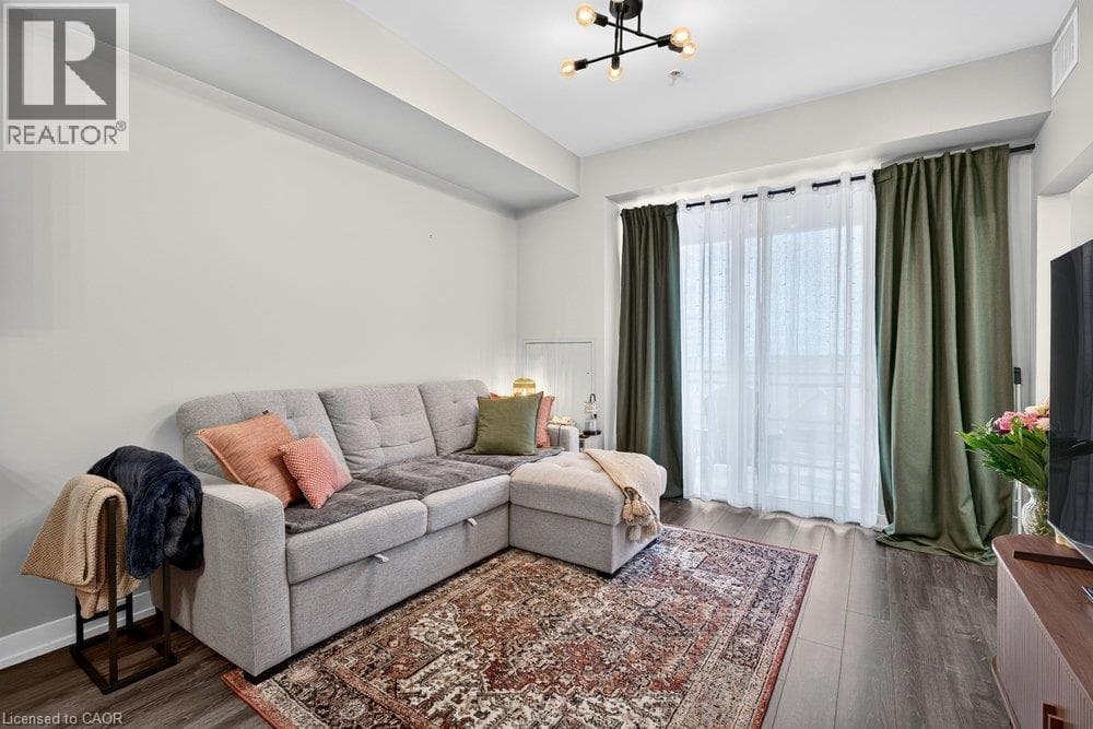 Single Family at 511- 10 ESPLANADE Lane, Grimsby, Ontario - Photo 3 - RE/MAX Garden City Realty