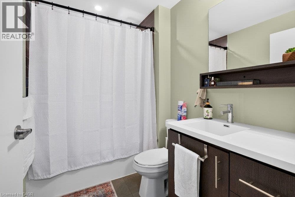 Single Family at 511- 10 ESPLANADE Lane, Grimsby, Ontario - Photo 5 - RE/MAX Garden City Realty